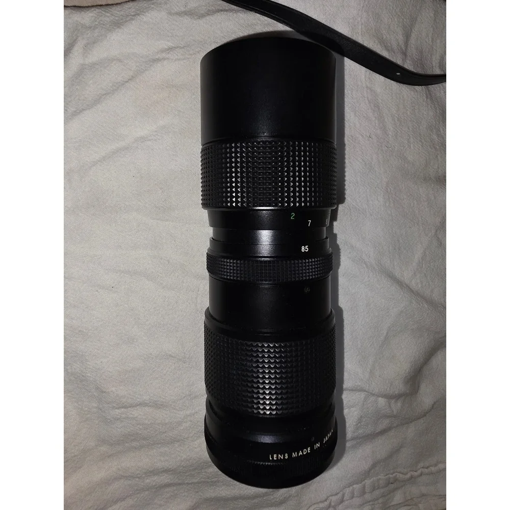 Vivitar 85-205mm f3.8 Auto Zoom Lens for Nikon F Mount with Case Vintage Japan